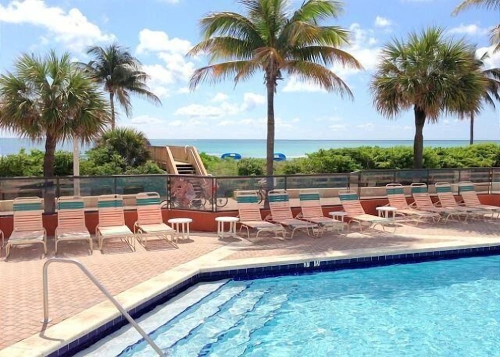 Hollywood Beach Resort Stylish Large Studio - photo 11