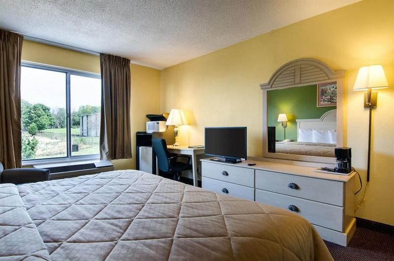 Quality Inn Merriam Kansas City - photo 14