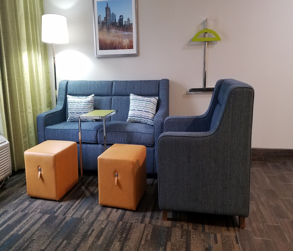 Hampton Inn & Suites Kansas City Merriam - photo 8