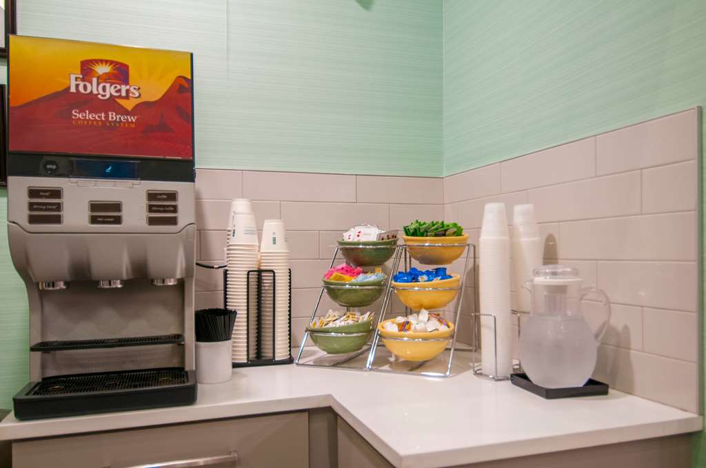 Days Inn by Wyndham Suites San Antonio North Stone Oak - photo 20