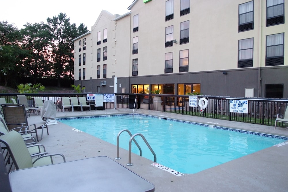 Holiday Inn Express Hotel & Suites Blythewood by IHG - photo 22