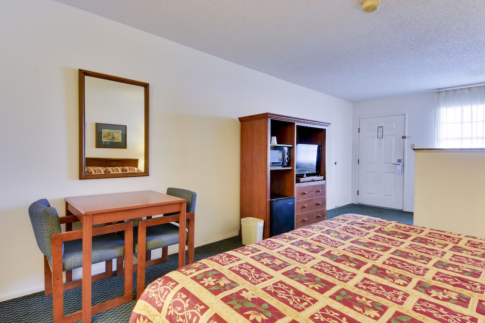 Windcrest Inn and Suites - photo 33