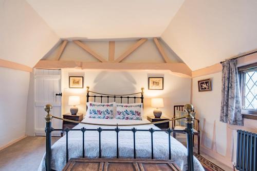 Bonnington Cottage by Bloom Stays — 4-Star Luxury Hotel in Canterbury, United Kingdom