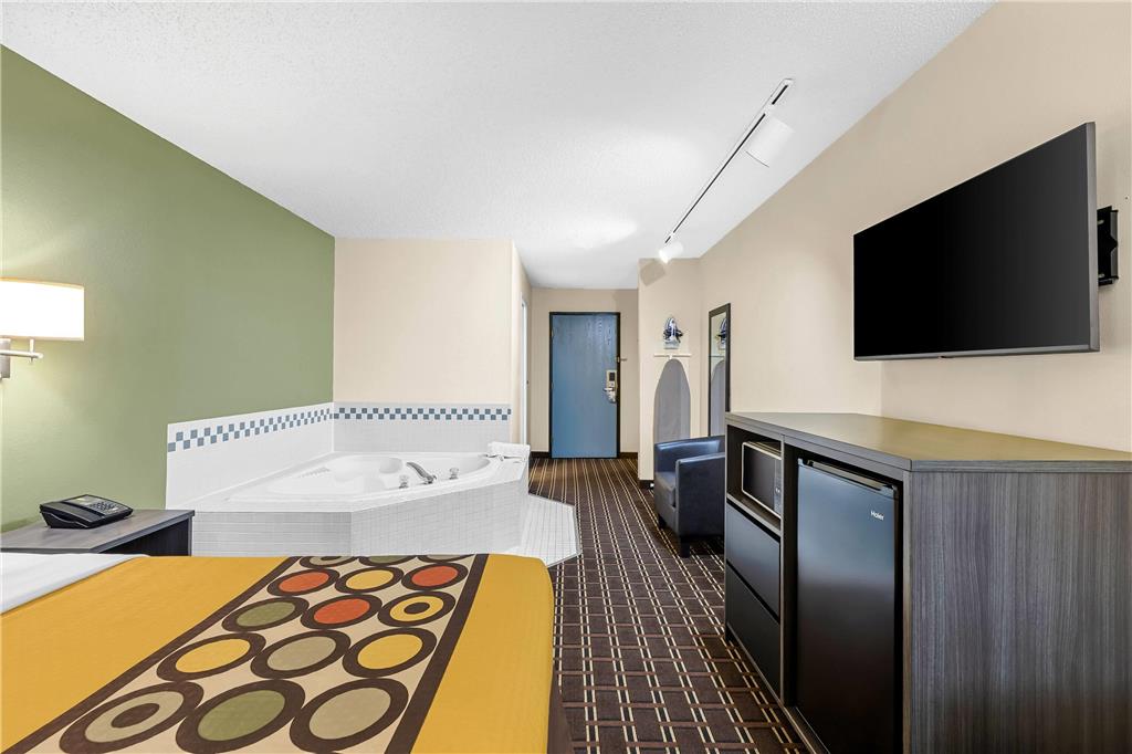 Super 8 by Wyndham Watertown WI - photo 28