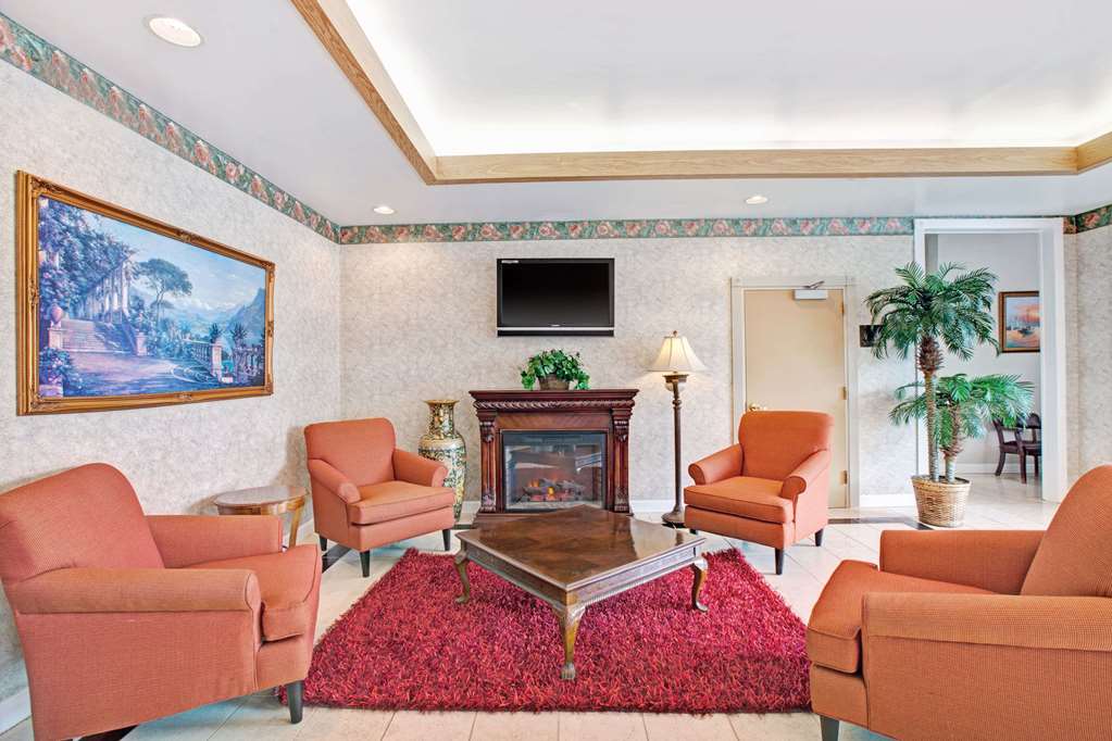 Ramada by Wyndham Flemington - photo 3