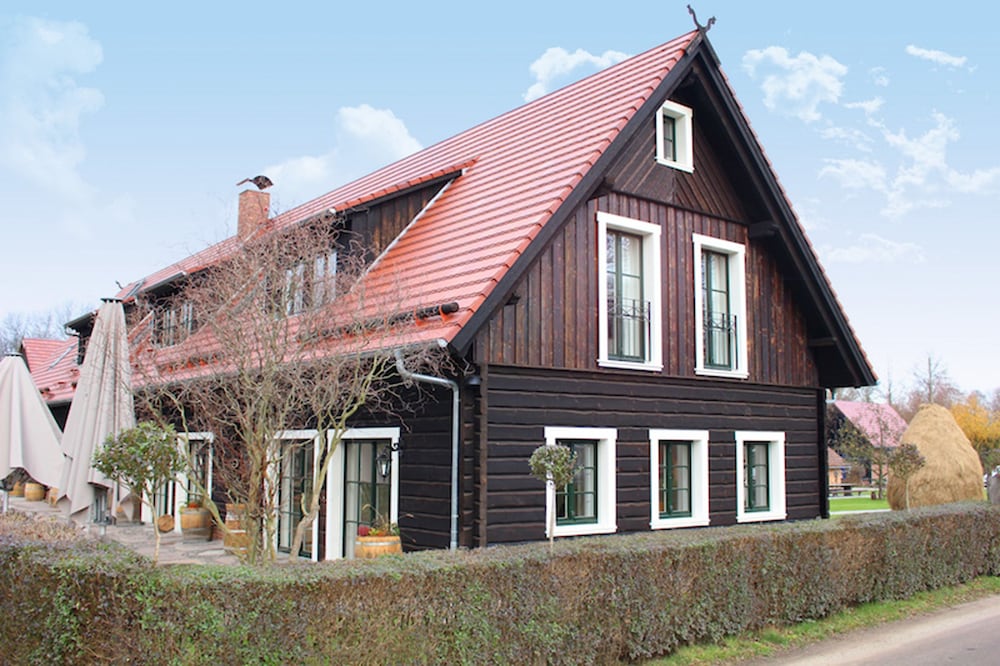 Zum Alten Backhaus — 4-Star Luxury Hotel in Burg, Germany