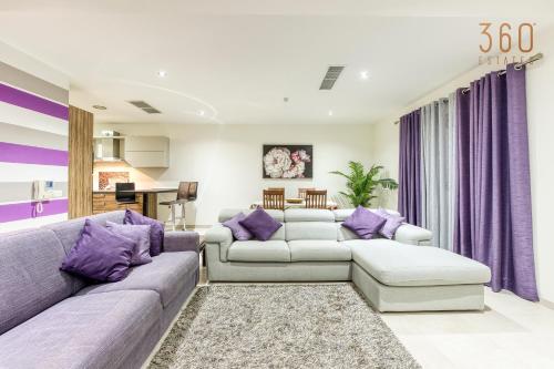 A lovely 2BR home with a private balcony by 360 Estates — 4-Star Luxury Hotel in Marsaskala, Malta
