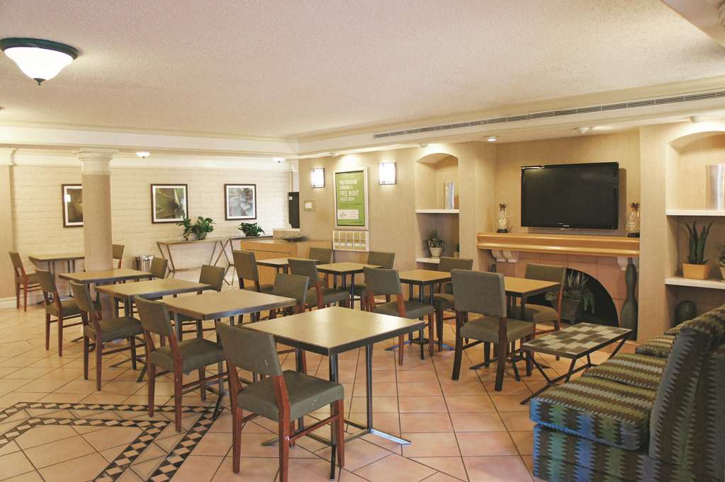 Baymont by Wyndham Houston La Porte - photo 18