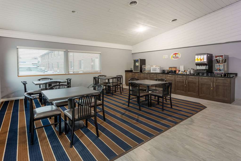 Super 8 by Wyndham Missouri Valley - photo 38