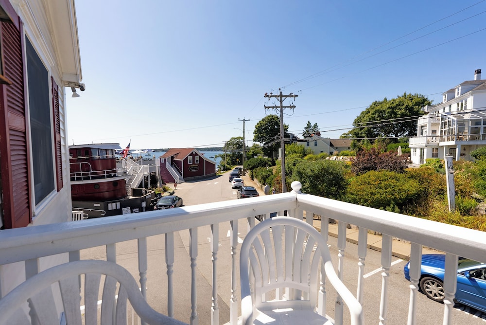 Tugboat Inn - photo 99