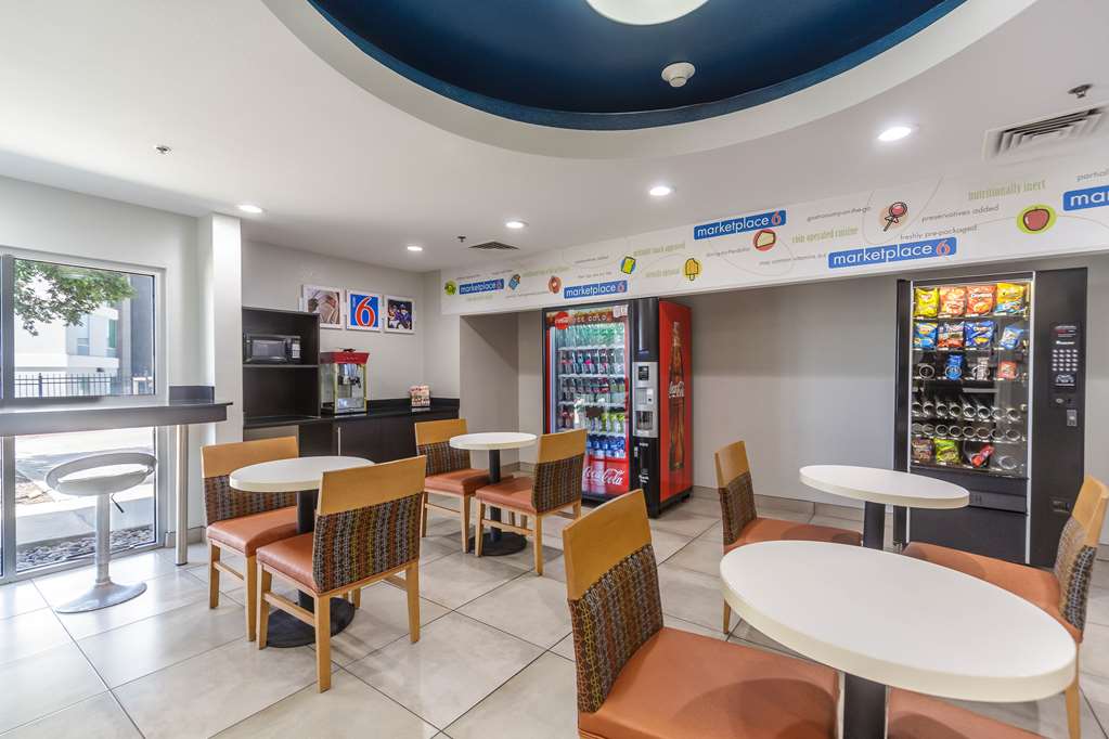 Motel 6 Laredo TX Airport - photo 23