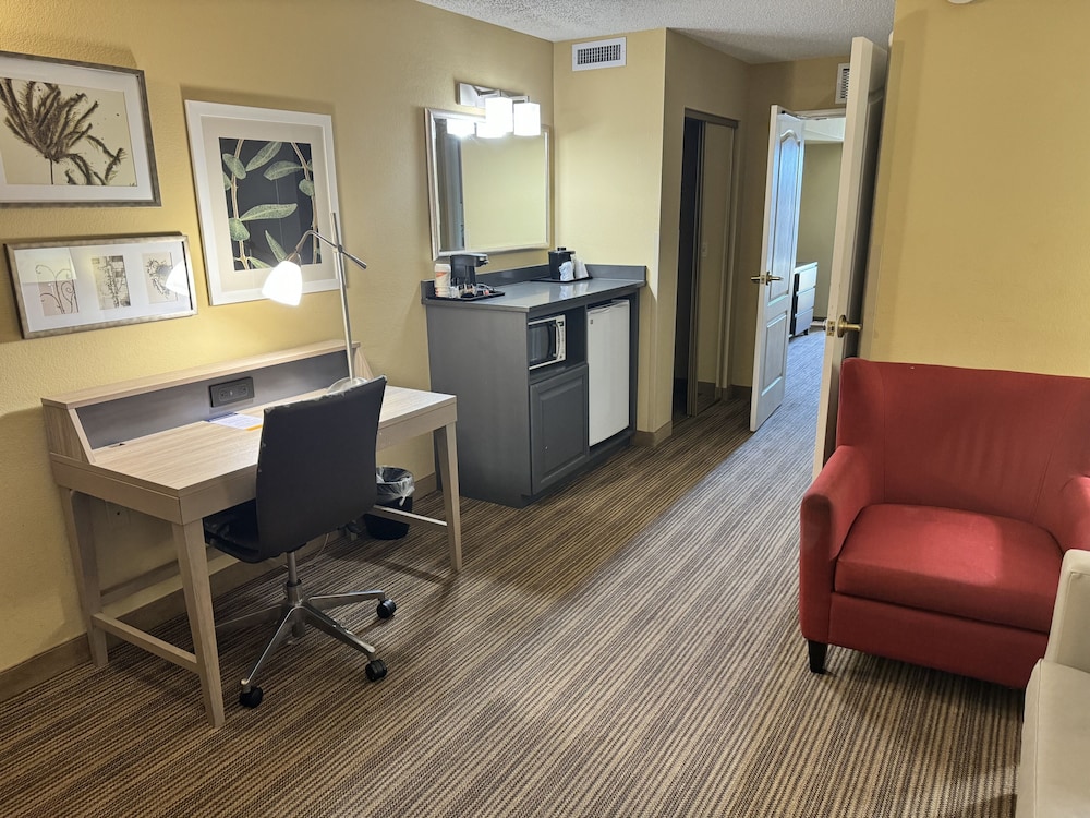 Comfort Inn & Suites St. Paul Northeast - photo 31