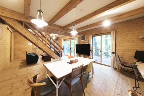 旧軽井沢 Az Base Karuizawa in Unknown City, Japan