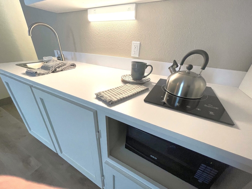 FairBridge Extended Stay a Kitchenette Hotel - photo 25
