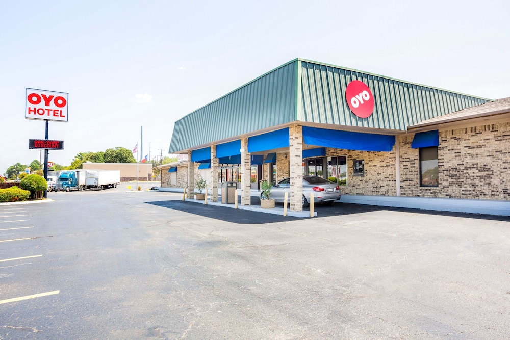 OYO Hotel Tyler Lindale - photo 32
