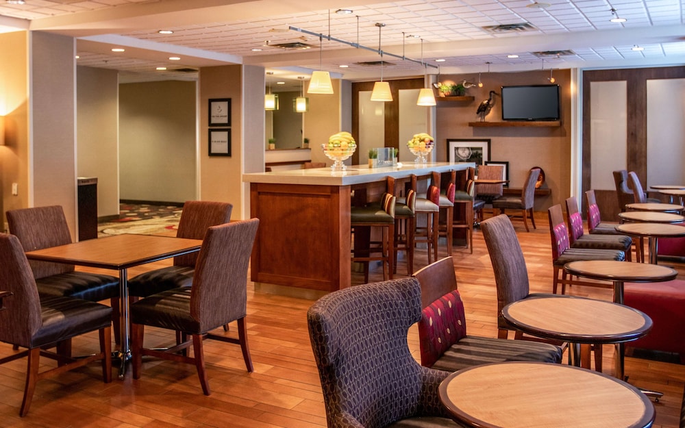 Hampton Inn Gloucester - photo 41