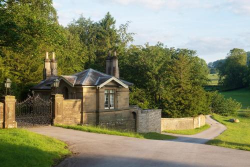 Elder Lodge by Birch Stays — 4-Star Luxury Hotel in Broughton, United Kingdom