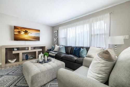 Monthly Rental Comfy Beds Great for Remote Work — 4-Star Luxury Hotel in Clearwater, United States
