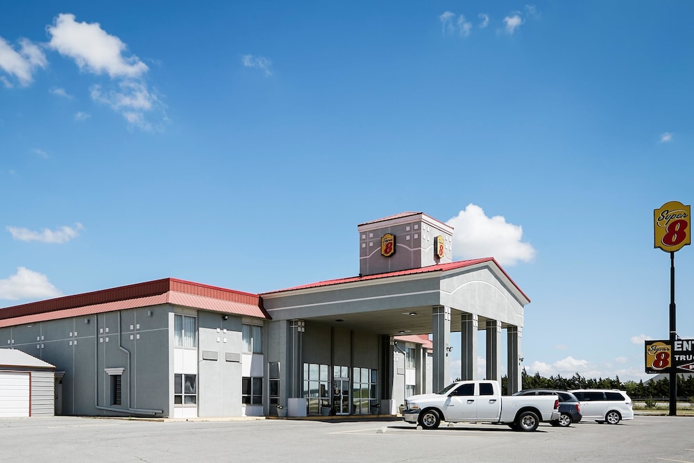 Super 8 by Wyndham Elk City - featured photo