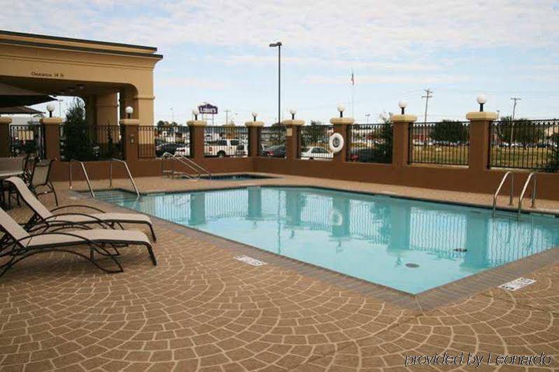 Durant Inn & Suites - photo 36