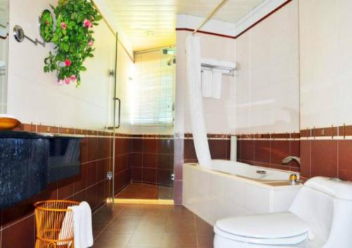Hampton by Hilton Shenzhen Dameisha — 4-Star Luxury Hotel in Shenzhen, People's Republic of China