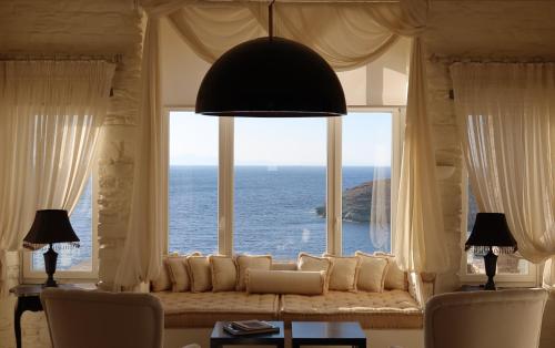 Aqua Dream Villa — 4-Star Luxury Hotel in Kea, Greece