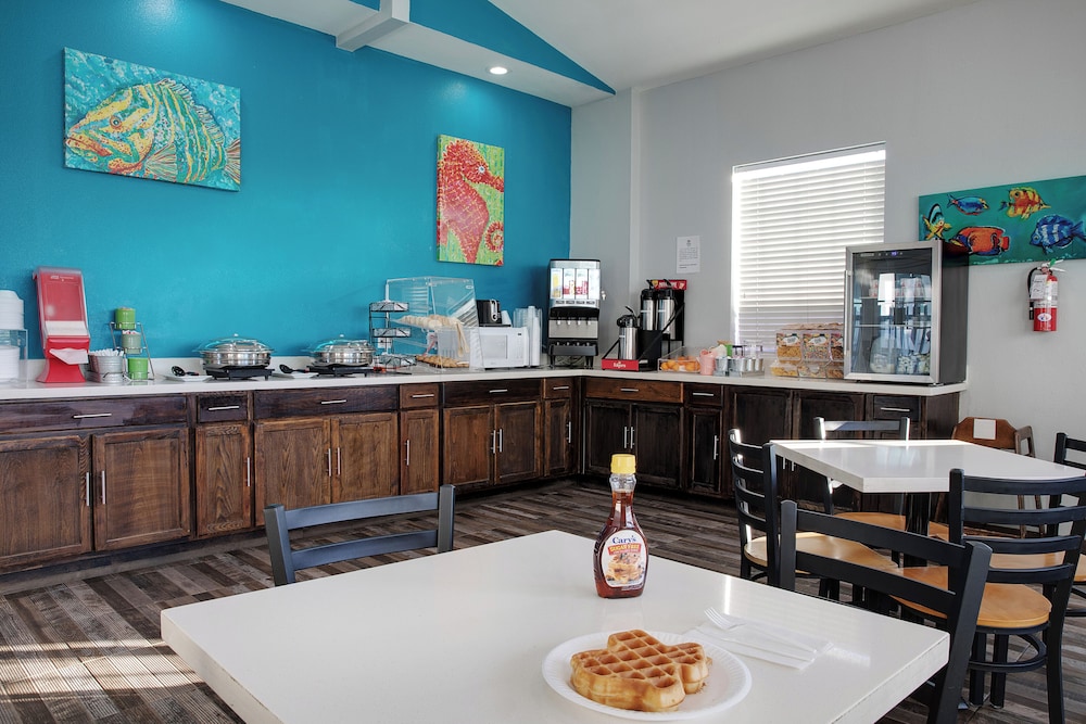 Plantation Suites & Conference Center - photo 48