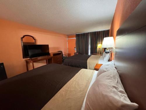 College Inn Spartanburg - photo 14