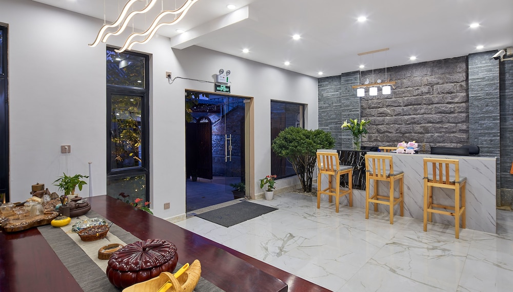 Floral Hotel Yixin Xiaoyuan Dali Ancient City Stores — 4-Star Luxury Hotel in Dali, People's Republic of China