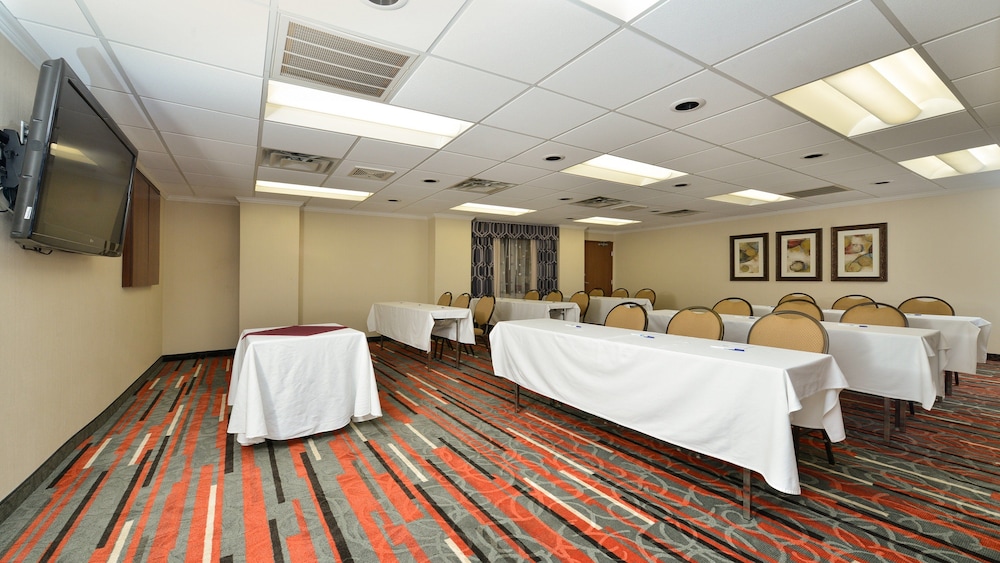 Holiday Inn Express Boston Milford by IHG - photo 39
