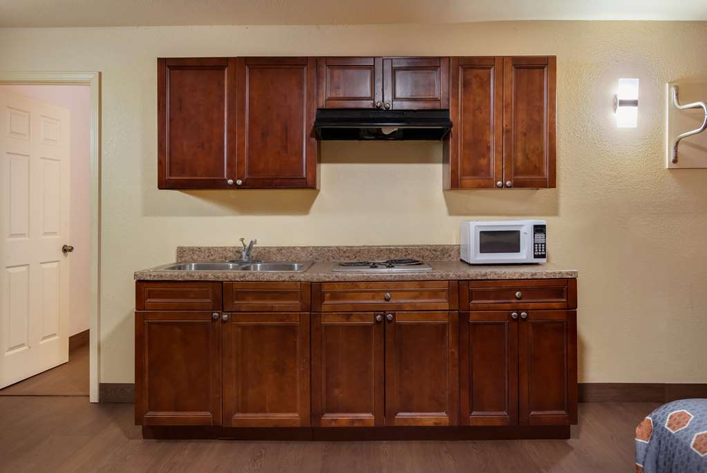 Relax Inn and Suites - photo 13