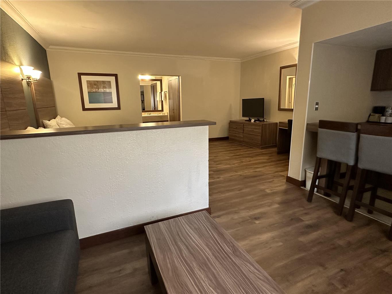 Our junior suite with kitchenette is fully equipped so you can have a worry-free vacation!