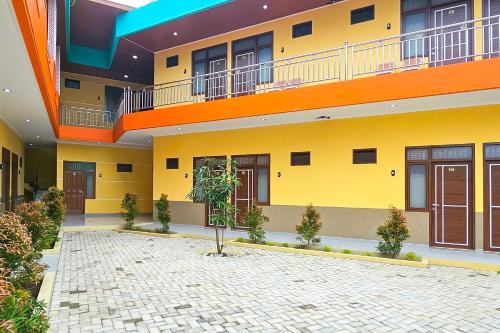 Urbanview MJ Hotel Syariah Cirebon by Reddoorz in Cirebon, Indonesia