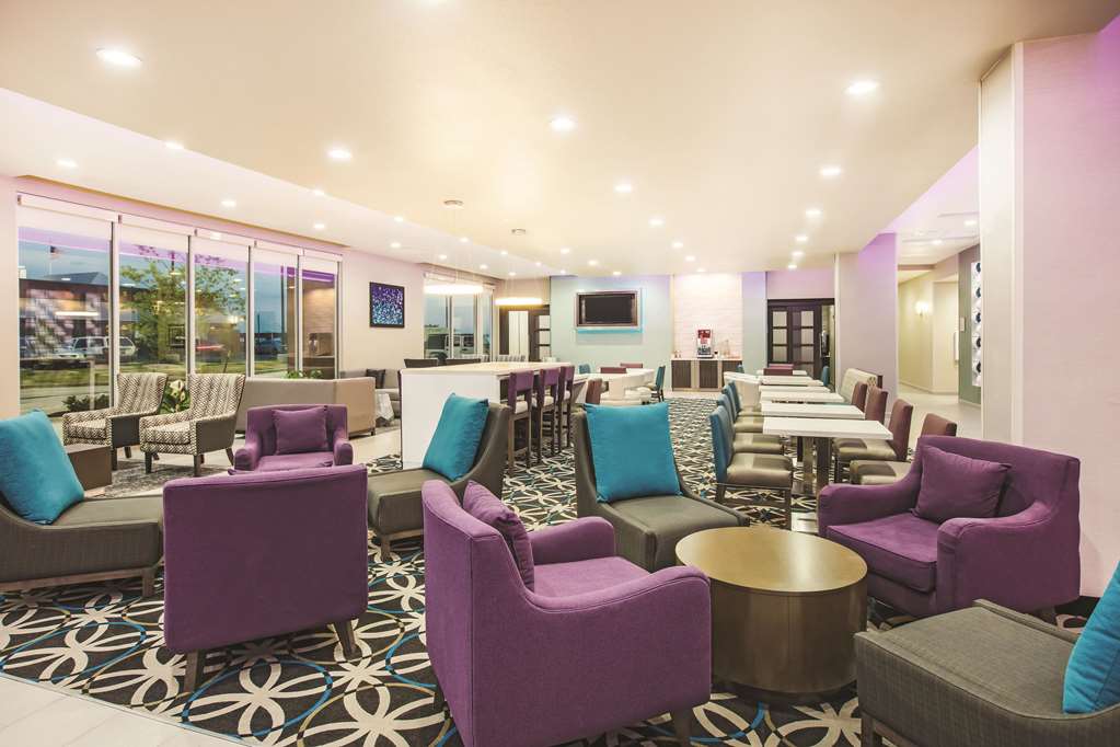 La Quinta Inn & Suites by Wyndham Dallas Plano The Colony - photo 24