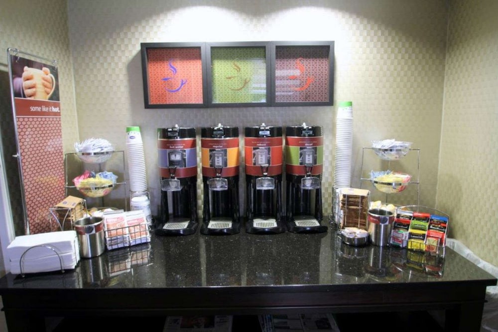 Hampton Inn Williamston - photo 11