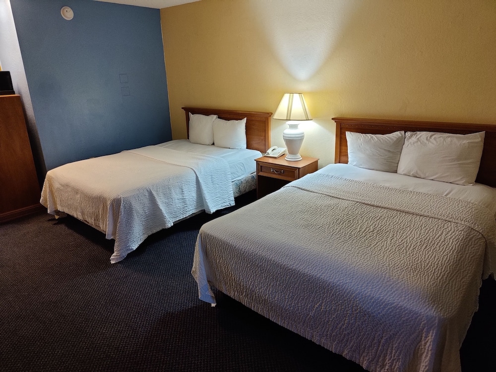 Days Inn by Wyndham Stockton - photo 15