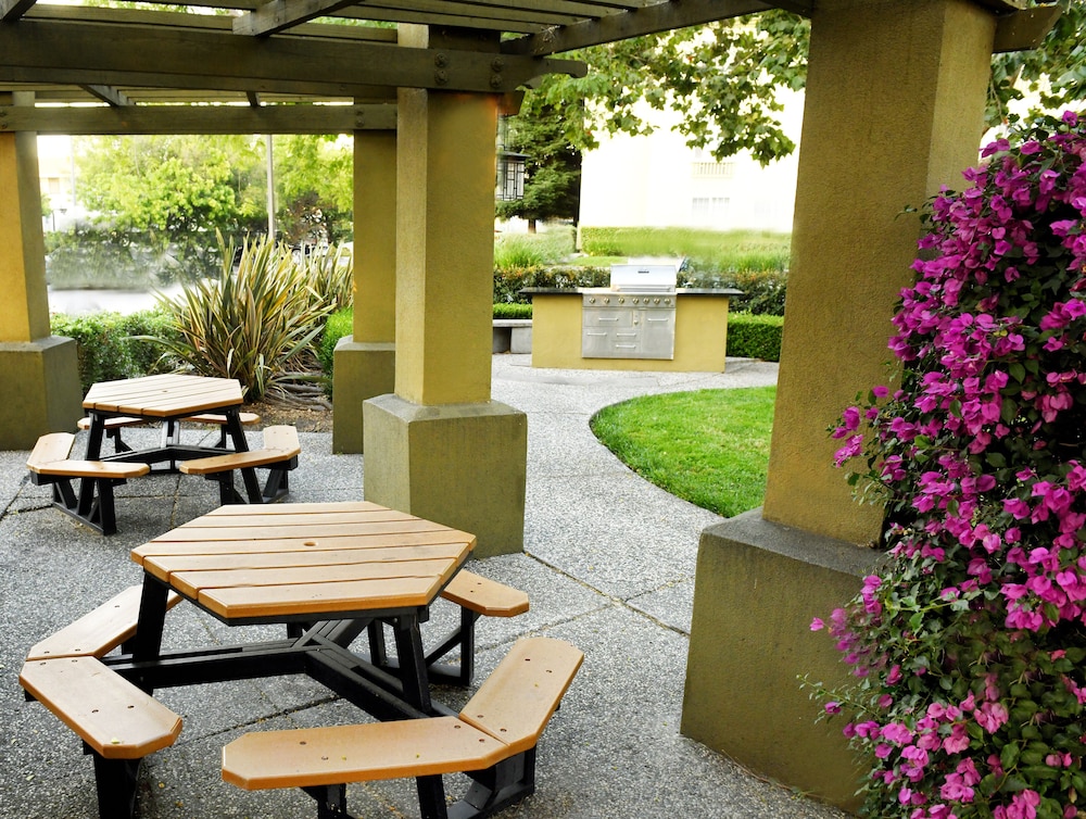 Larkspur Landing Extended Stay Suites Sunnyvale - photo 32