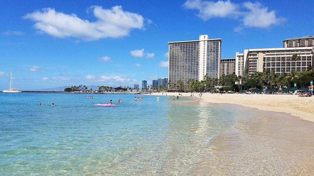 Diamond Head Beach Hotel 805 - photo 26