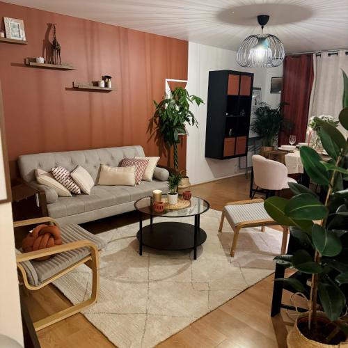 Canalisez Vous Au Bord du Canal in Aubervilliers, France