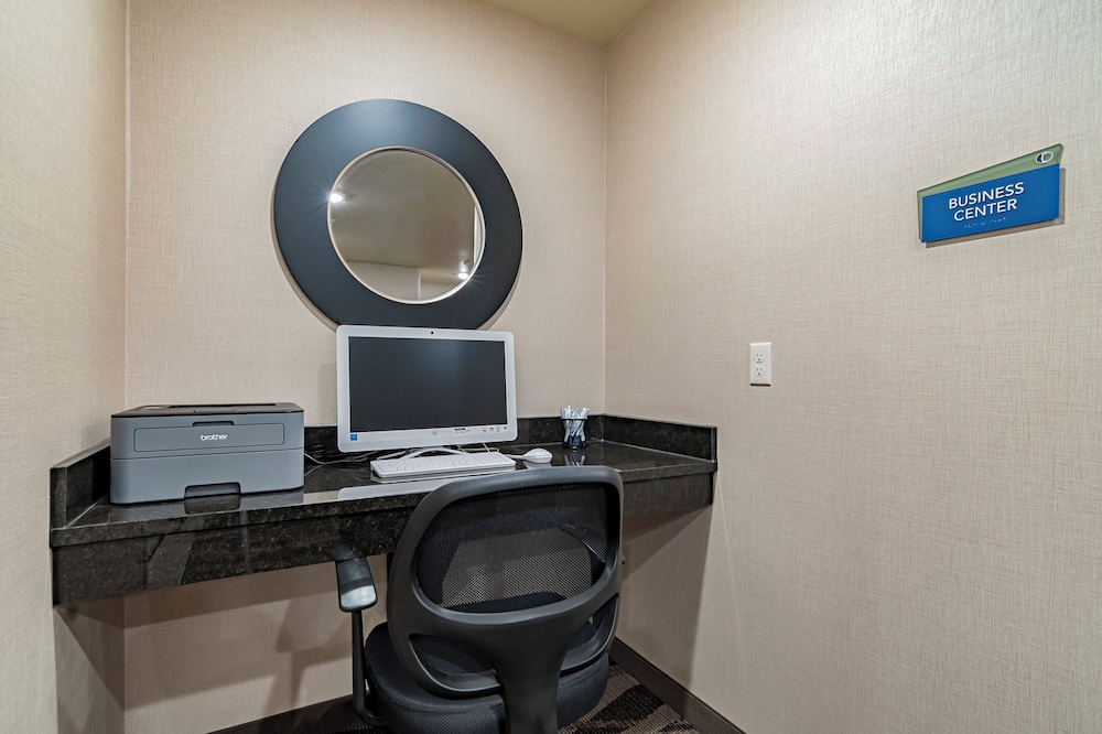 Cobblestone Inn & Suites Lamoni - photo 47