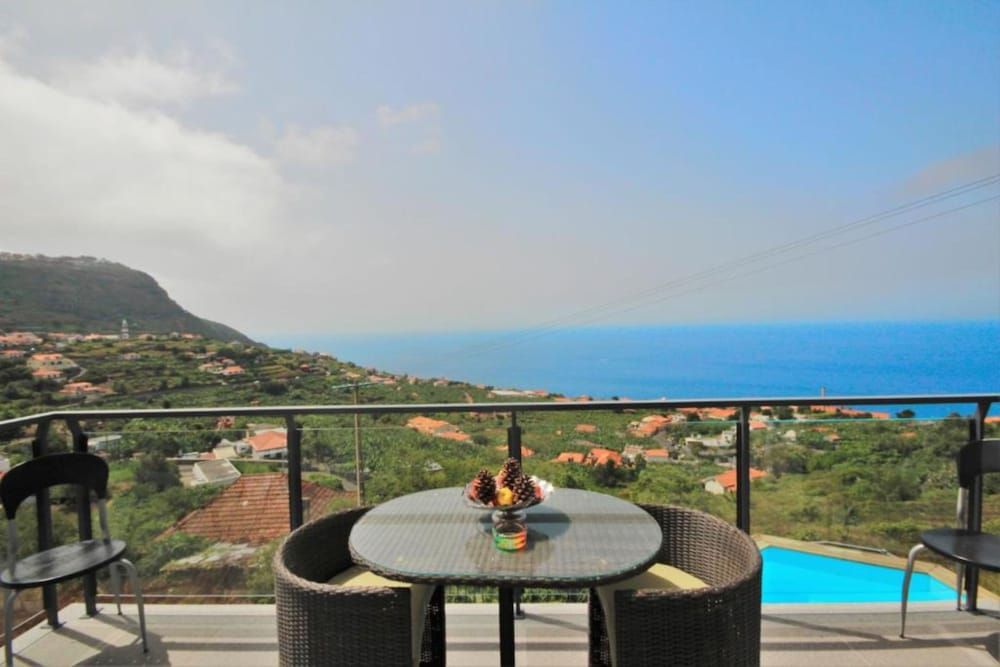 Farious Villa — 4-Star Luxury Hotel in Calheta, Portugal
