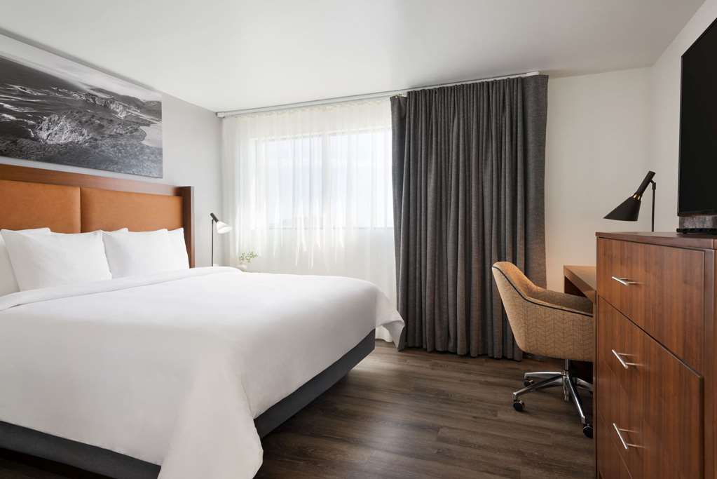 La Quinta Inn & Suites by Wyndham San Luis Obispo Downtown - photo 32