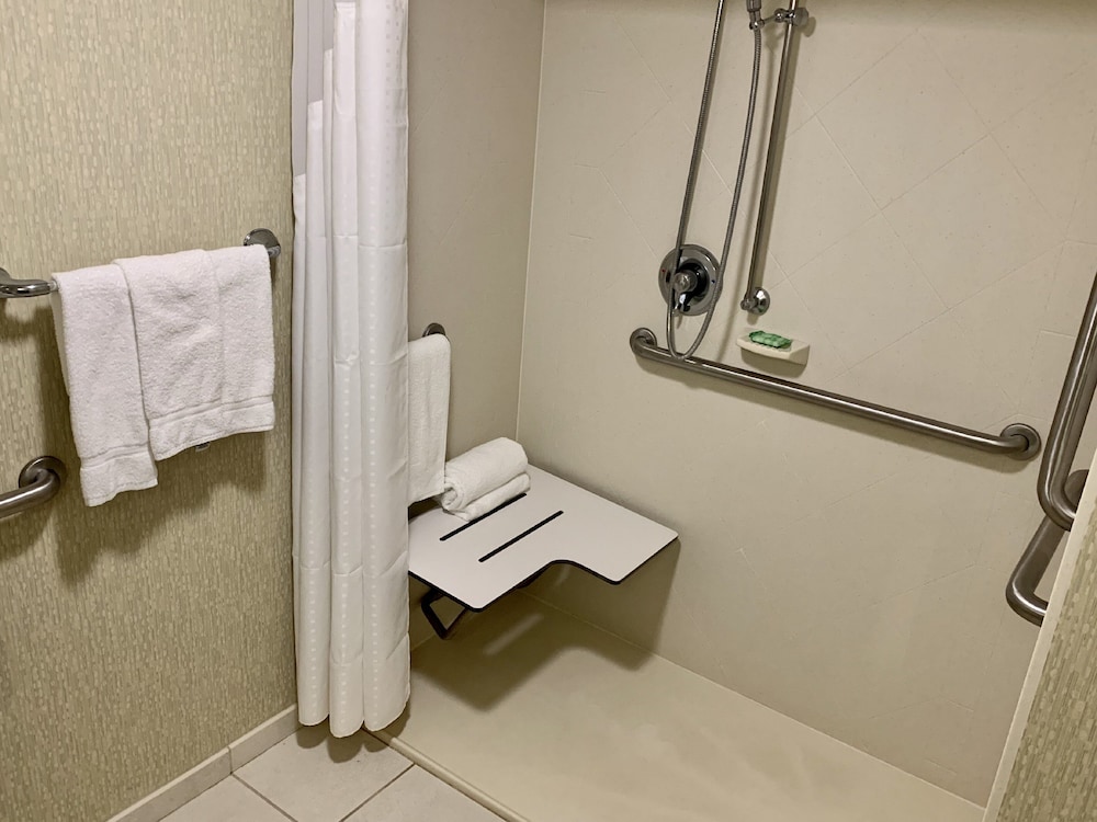 Holiday Inn & Suites Virginia Beach North Beach by IHG - photo 35