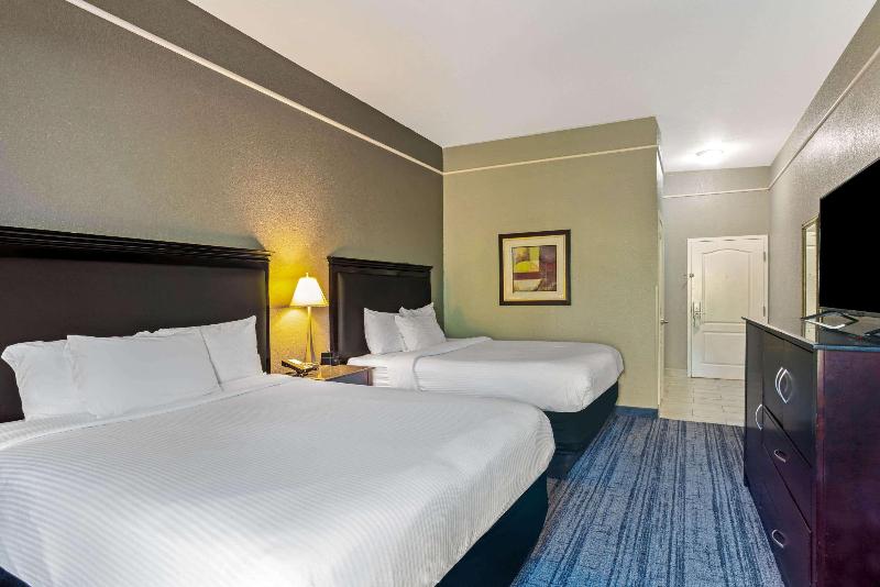 La Quinta Inn & Suites by Wyndham Mobile Tillman's Corner - photo 17