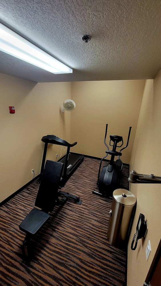 Cobblestone Inn & Suites Maryville - photo 65