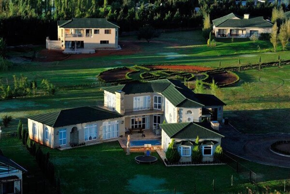 Cygnature Boutique Lodge — 4-Star Luxury Hotel in Ritchie, South Africa