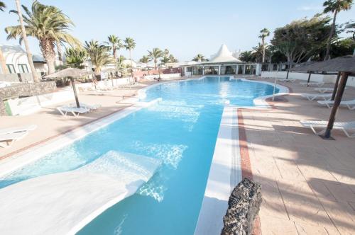 Estrella de mar Apartment Shared pool — 4-Star Luxury Hotel in Costa Teguise, Spain
