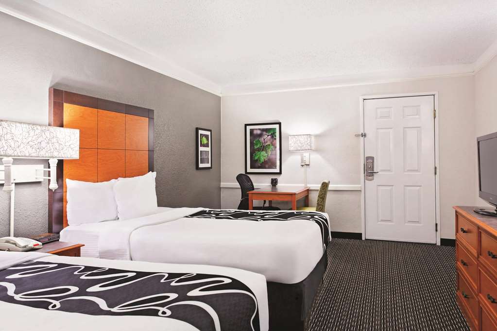 La Quinta Inn by Wyndham Champaign - photo 17