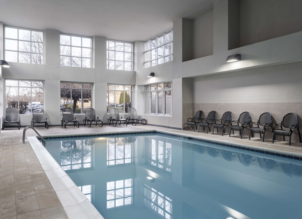 Homewood Suites by Hilton Columbus Airport - photo 32