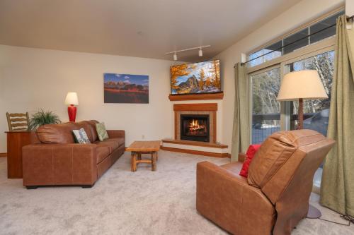 Retreat on the Blue Condo: Your Riverfront Retreat — 4-Star Luxury Hotel in Silverthorne, United States